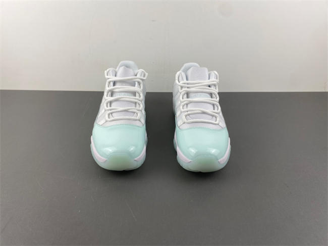 Air Jordan 11 Low “Igloo”  AH7860-103