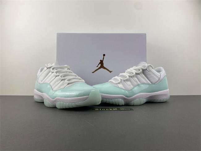 Air Jordan 11 Low “Igloo”  AH7860-103