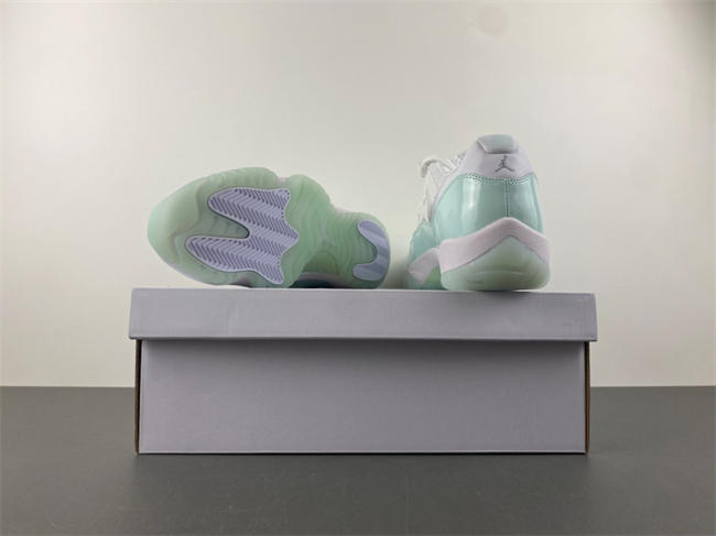 Air Jordan 11 Low “Igloo”  AH7860-103