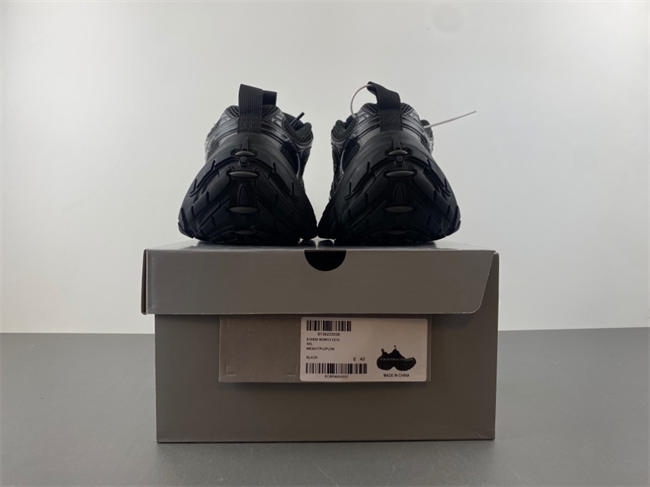 Balenciaga 815859 W2MV3 0210