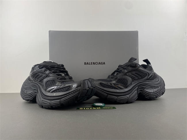 Balenciaga 815859 W2MV3 0210