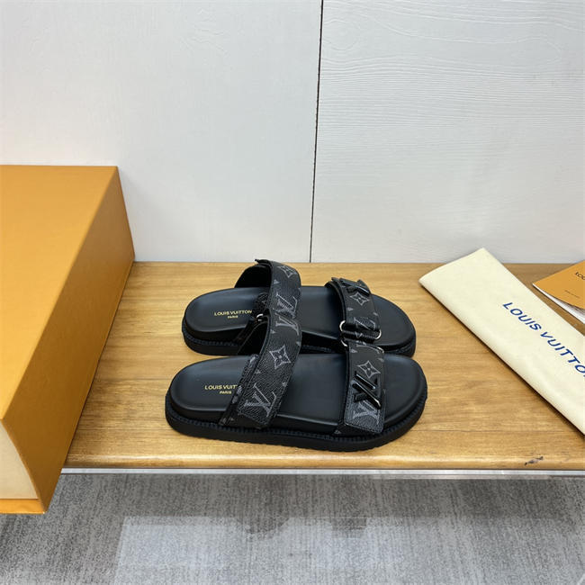 Lv Slipper