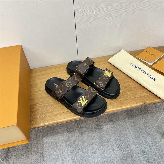 Lv Slipper