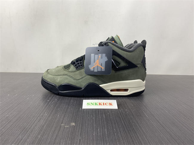 UNDEFEATED x Air Jordan 4 OG  IB1519-200