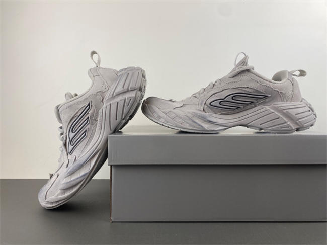 Balenciaga16  MONDAY  825418 WMNSS 9090