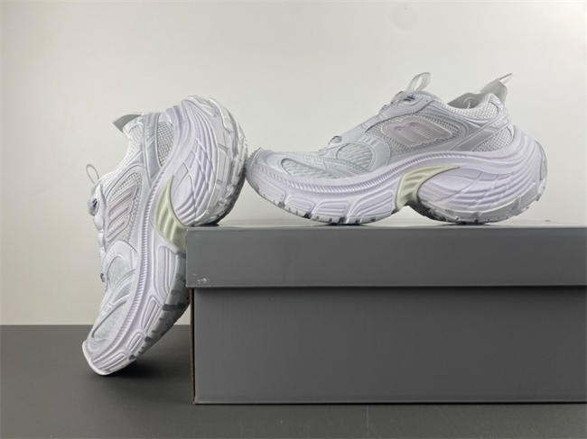 Balenciaga 815859 W2MV2 9000