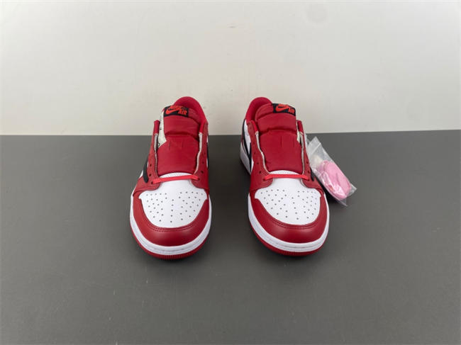 Travis Scott x Air Jordan 1 Low  DM7866-101