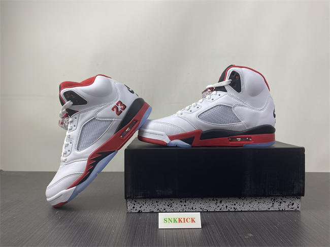 Air Jordan 5 “Fire Red Black Tongue”  HQ7978-101