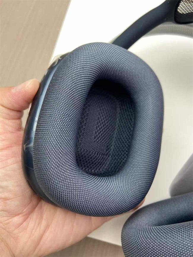 AirPods Max black