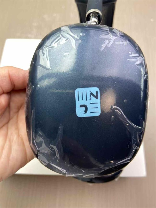 AirPods Max black